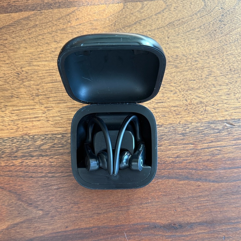 Beats by Dre H1 Powerbeats Pro